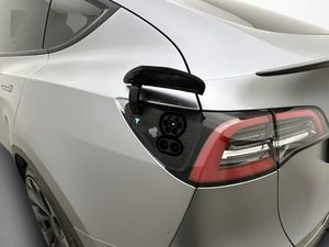 Tesla Model Y bild 31