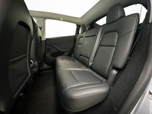 Tesla Model Y bild 28
