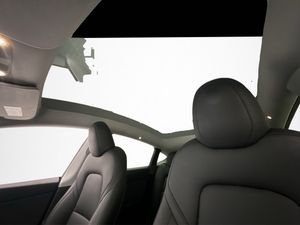 Tesla Model Y bild 13
