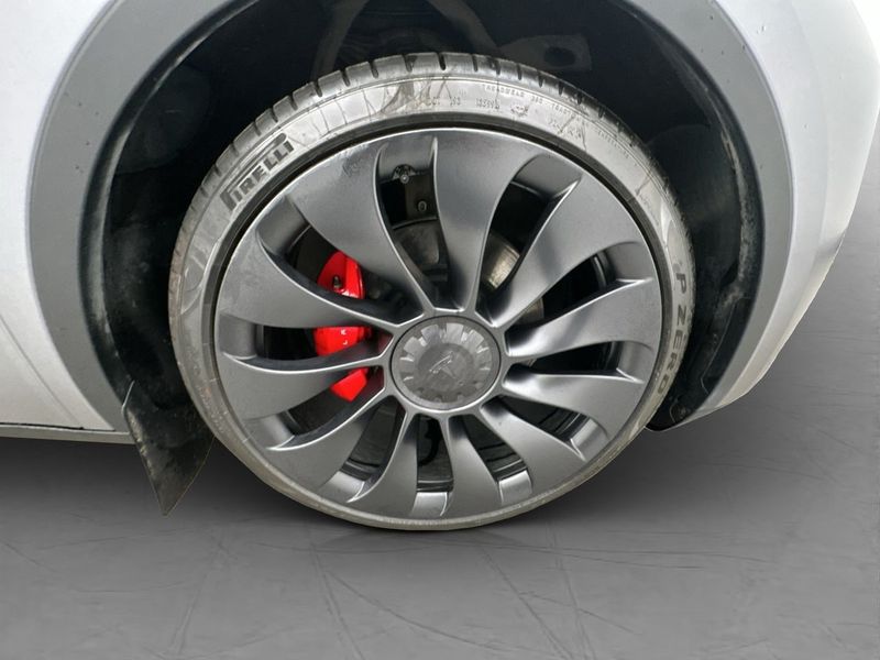 Tesla Model Y bild 35