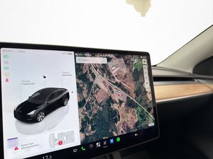 Tesla Model Y bild 17