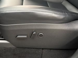 Tesla Model Y bild 14