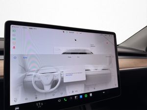 Tesla Model Y bild 21