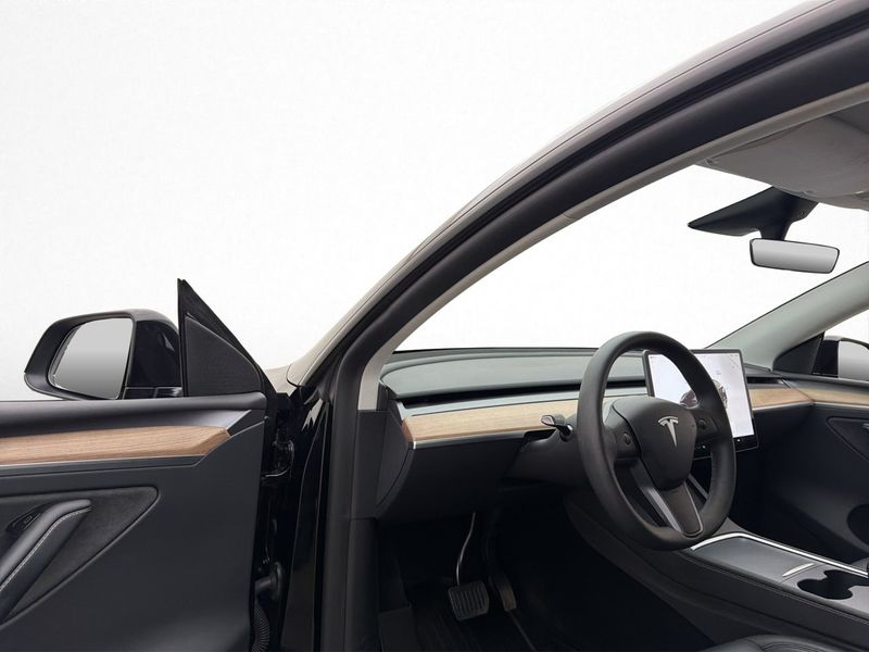 Tesla Model Y bild 11
