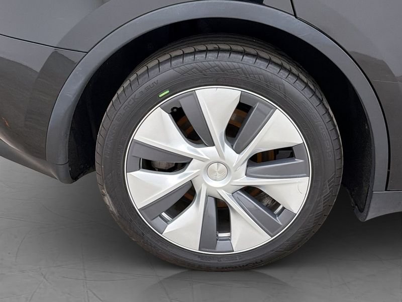 Tesla Model Y bild 32