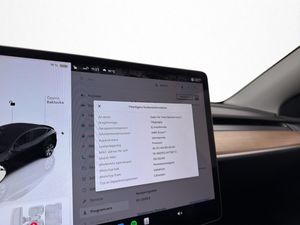 Tesla Model Y bild 19