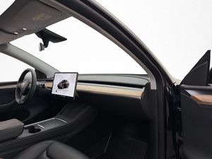 Tesla Model Y bild 25