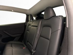 Tesla Model Y bild 26