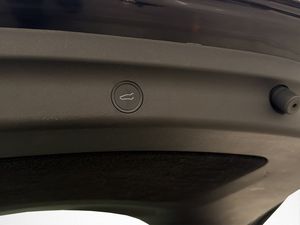 Tesla Model Y bild 28