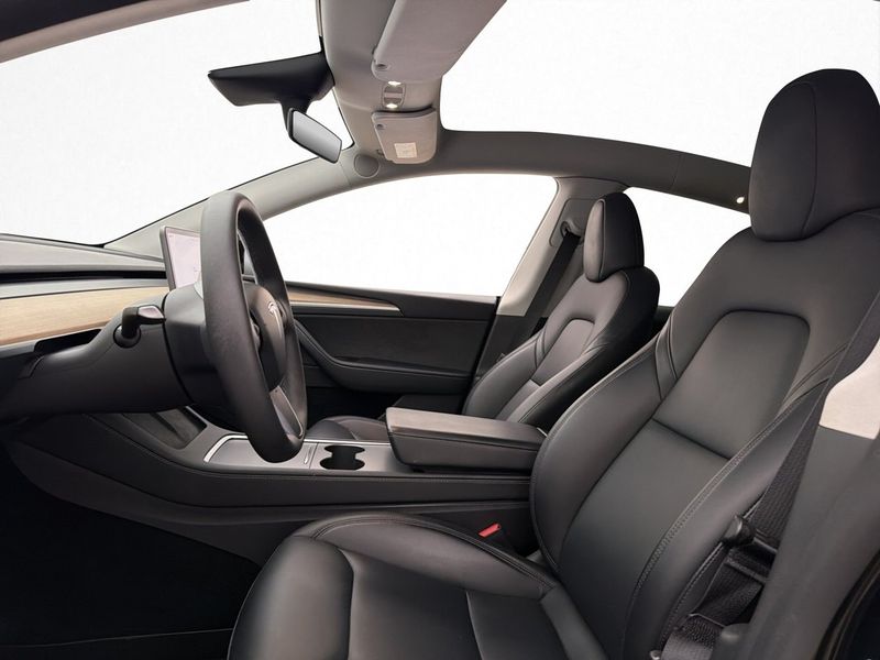 Tesla Model Y bild 12
