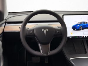 Tesla Model Y bild 13