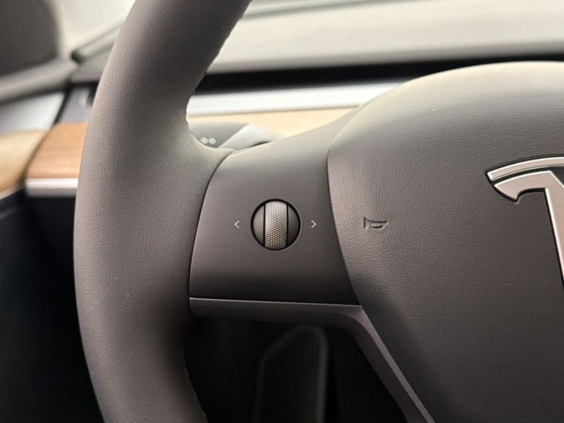 Tesla Model Y bild 14