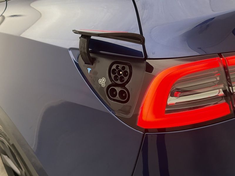 Tesla Model Y bild 32