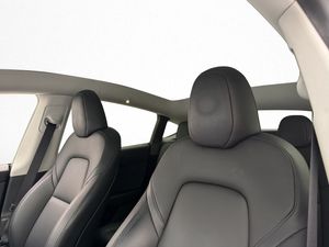 Tesla Model Y bild 12
