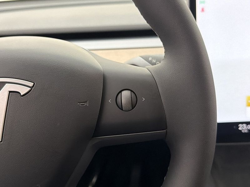 Tesla Model Y bild 15