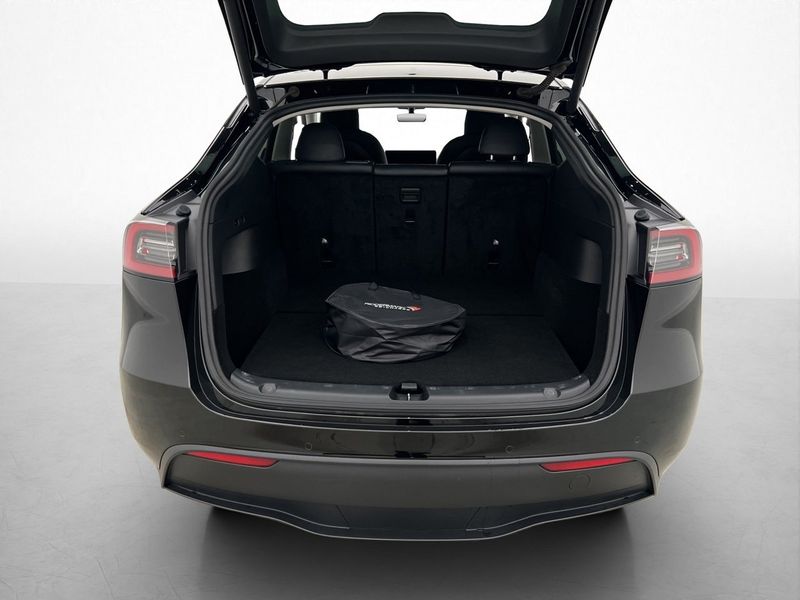 Tesla Model Y bild 18