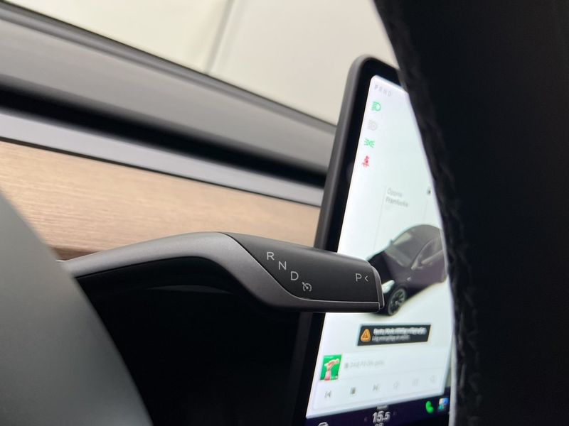 Tesla Model Y bild 32