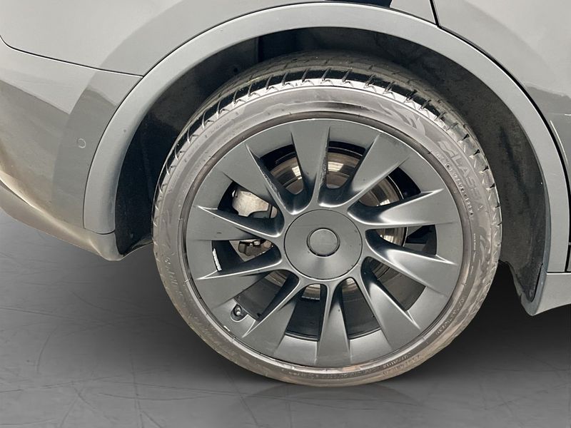 Tesla Model Y bild 13