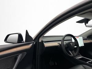 Tesla Model Y bild 21