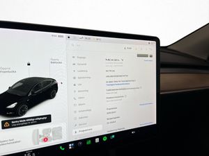 Tesla Model Y bild 25