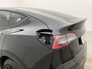 Tesla Model Y bild 35