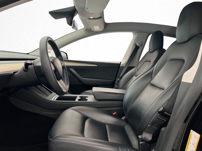 Tesla Model Y bild 22