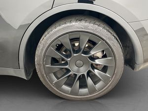Tesla Model Y bild 12