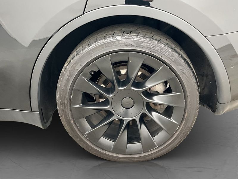 Tesla Model Y bild 12