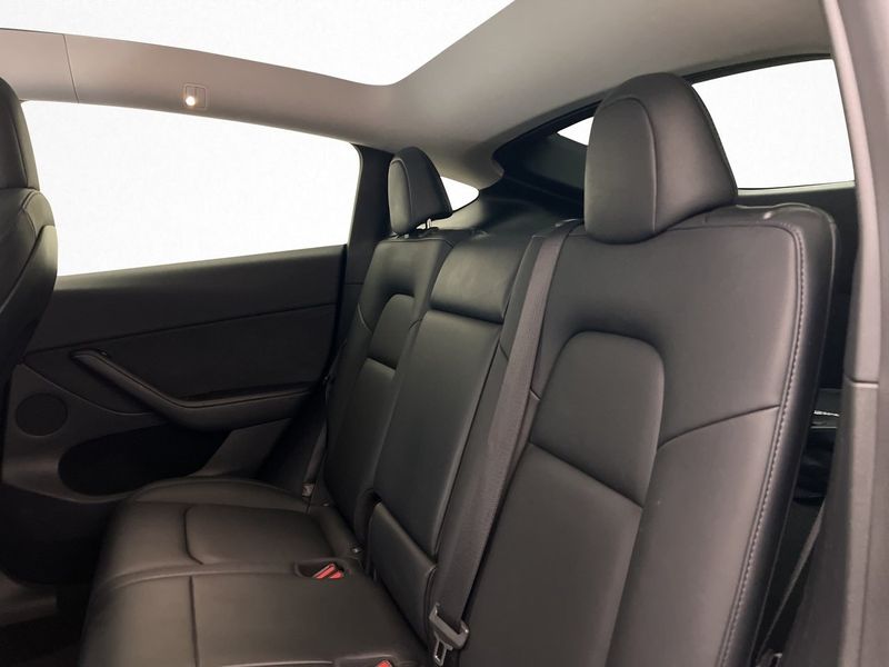 Tesla Model Y bild 19