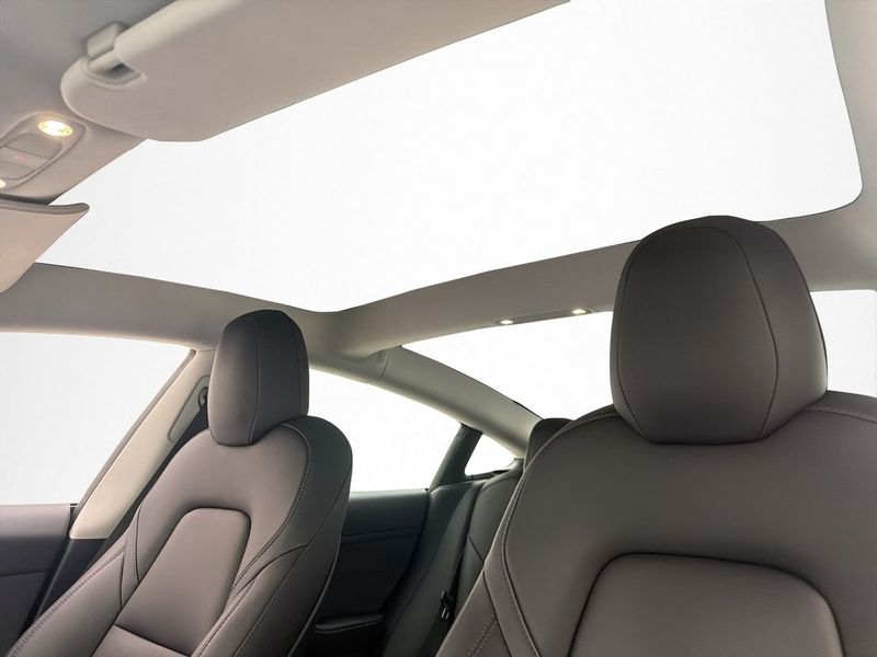 Tesla Model 3 bild 14