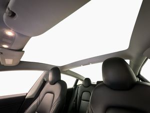 Tesla Model 3 bild 15