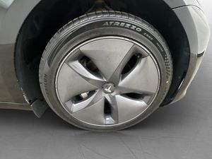 Tesla Model 3 bild 31