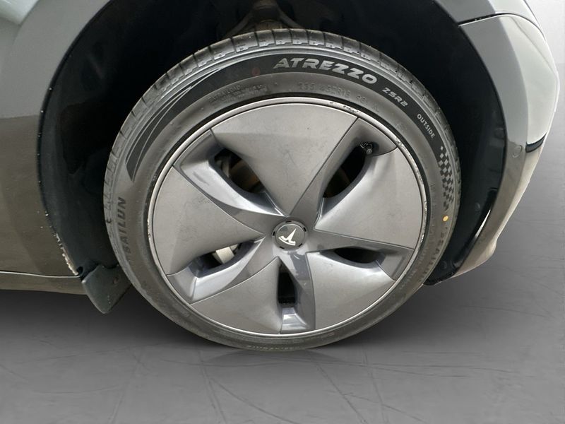 Tesla Model 3 bild 31