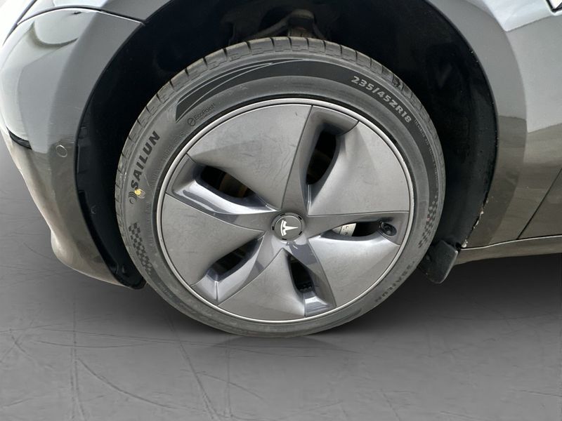 Tesla Model 3 bild 28