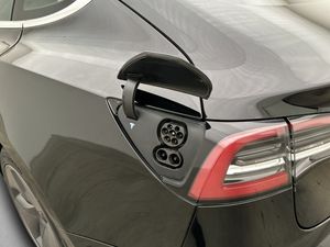 Tesla Model 3 bild 9