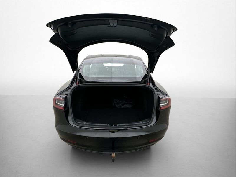 Tesla Model 3 bild 11