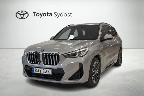 BMW X1 xDrive25e M Sport Drag Rattvärme Elbaklucka Skinn - 2024