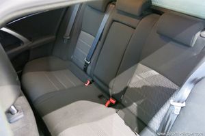 Toyota Avensis bild 13