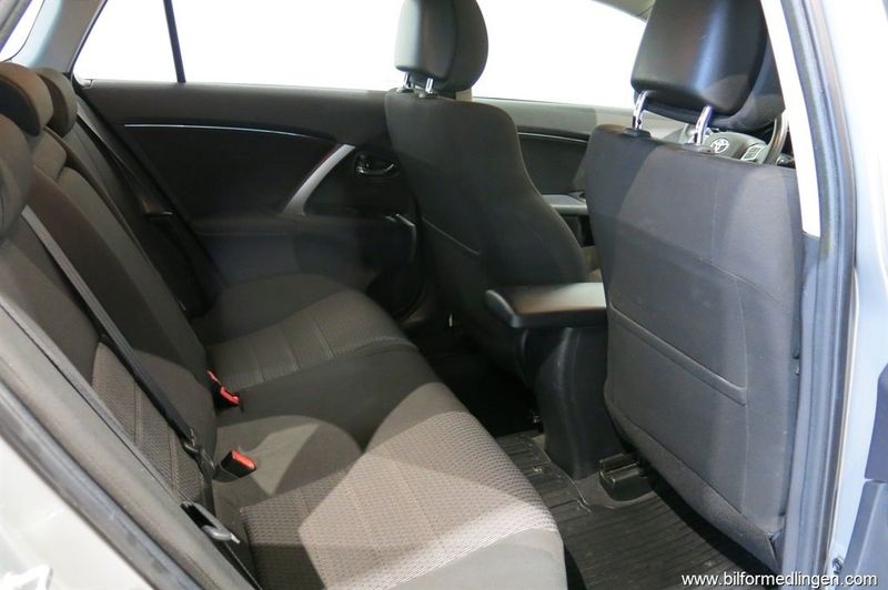 Toyota Avensis bild 11