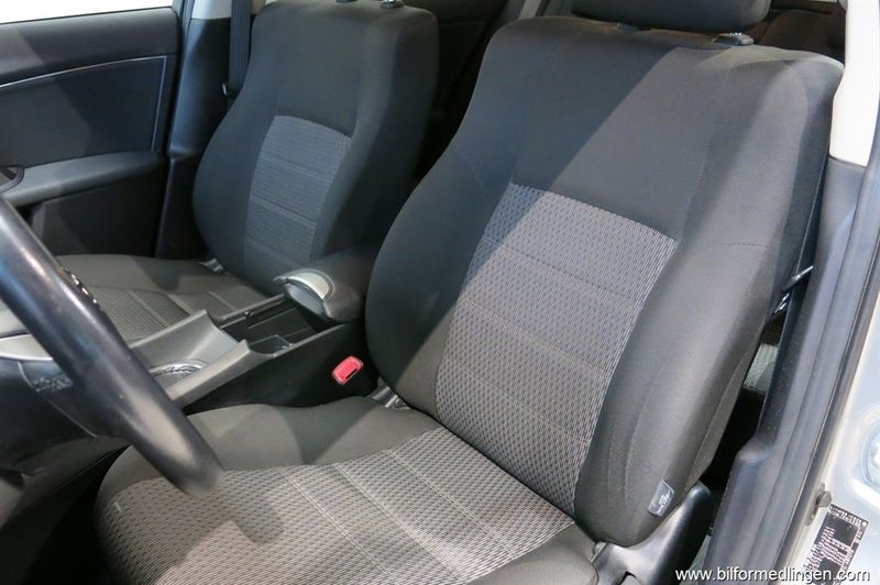 Toyota Avensis bild 12
