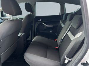 Ford Kuga bild 13