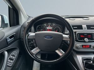 Ford Kuga bild 9