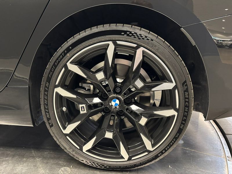 BMW 330 bild 11