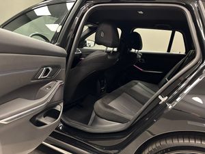 BMW 330 bild 16