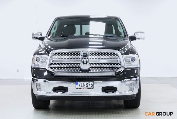 RAM 1500 Dubbelhytt 5.7 V8 HEMI 4x4 TorqueFlite LARAMIE V-hjul - 2018