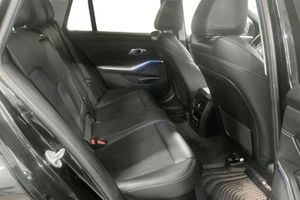 BMW 320 bild 8