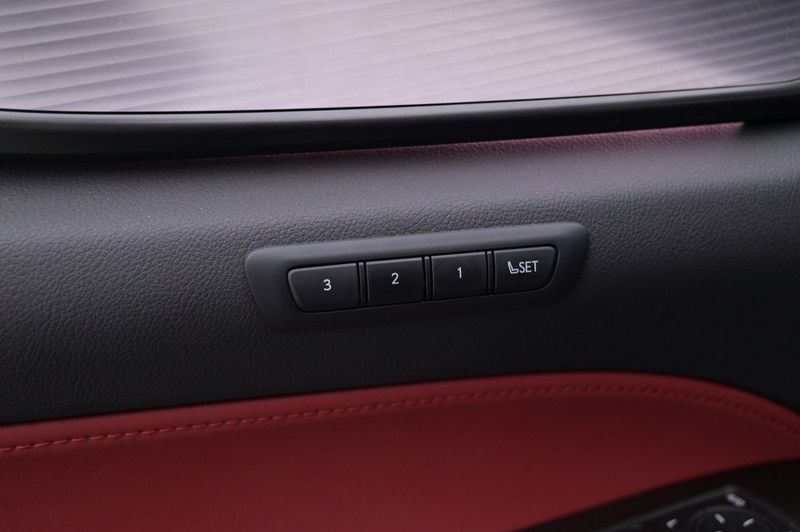 Lexus NX bild 12