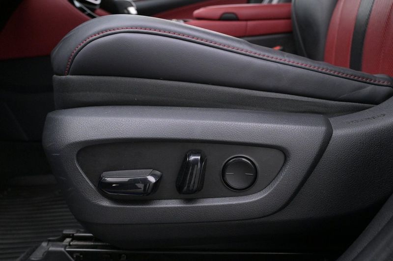 Lexus NX bild 11
