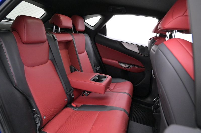 Lexus NX bild 21