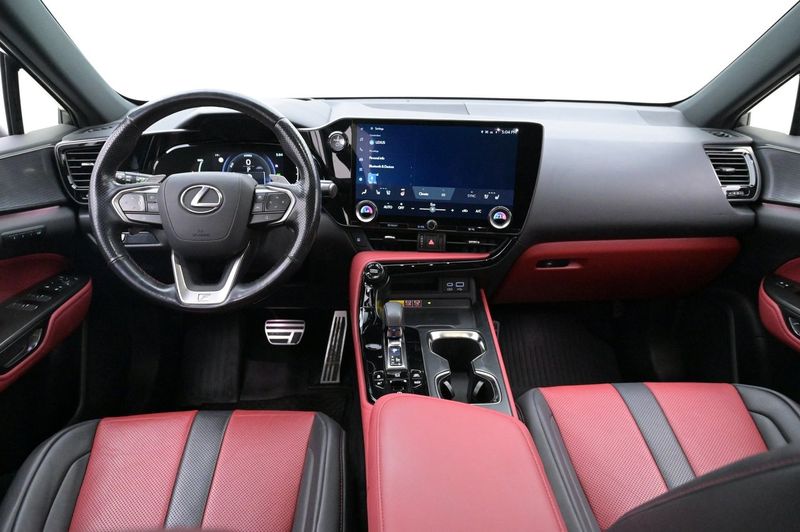 Lexus NX bild 6